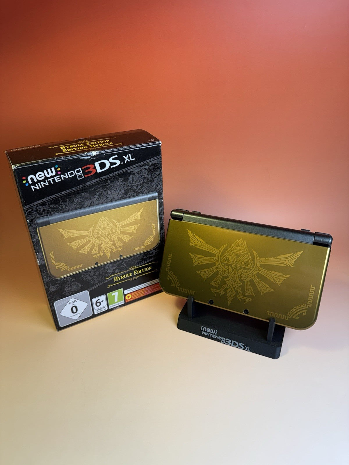Nintendo New 3DS XL | Hyrule Edition | Top IPS | Refurbished | Zustand A | OVP