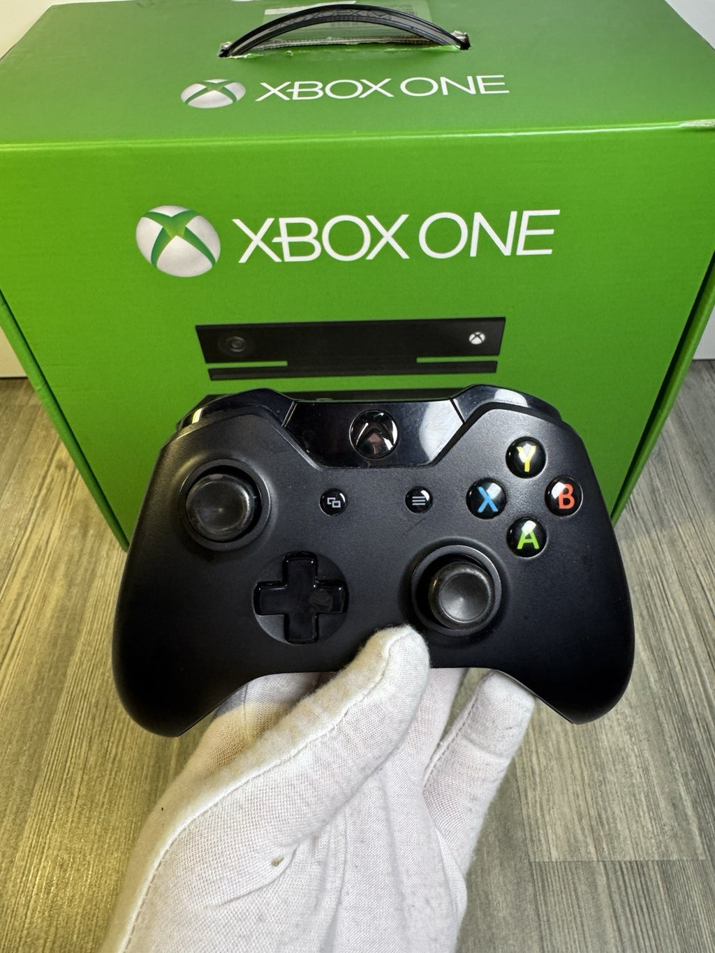 Microsoft Xbox One | Schwarz | 2 Controller + Original Box | Zustand A