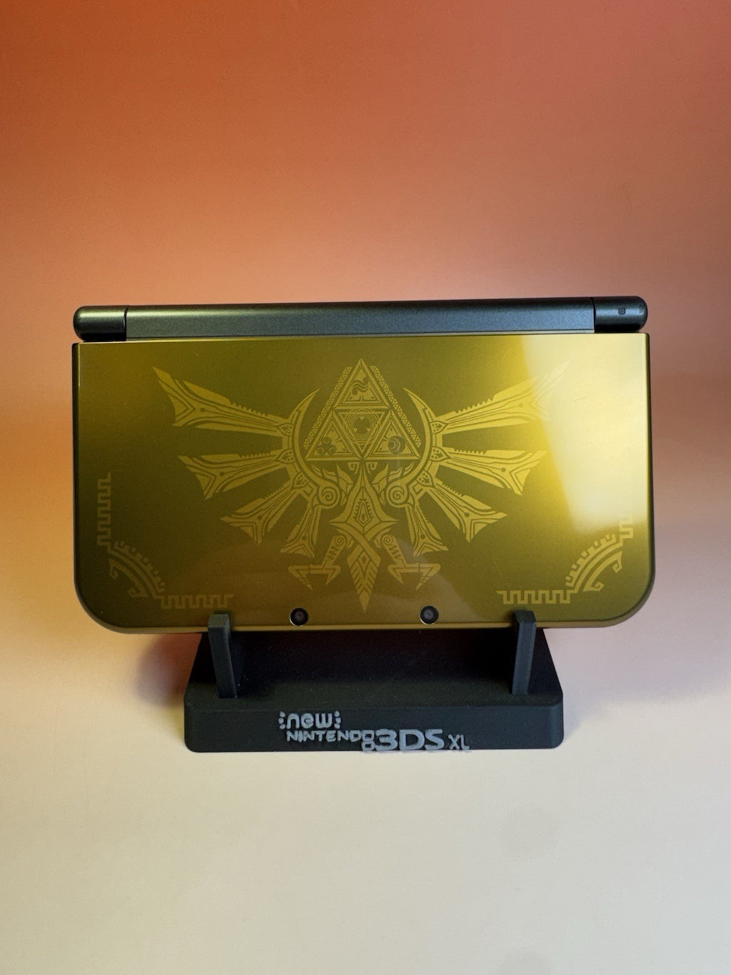 Nintendo New 3DS XL | Hyrule Edition | Top IPS | Refurbished | Zustand A | OVP