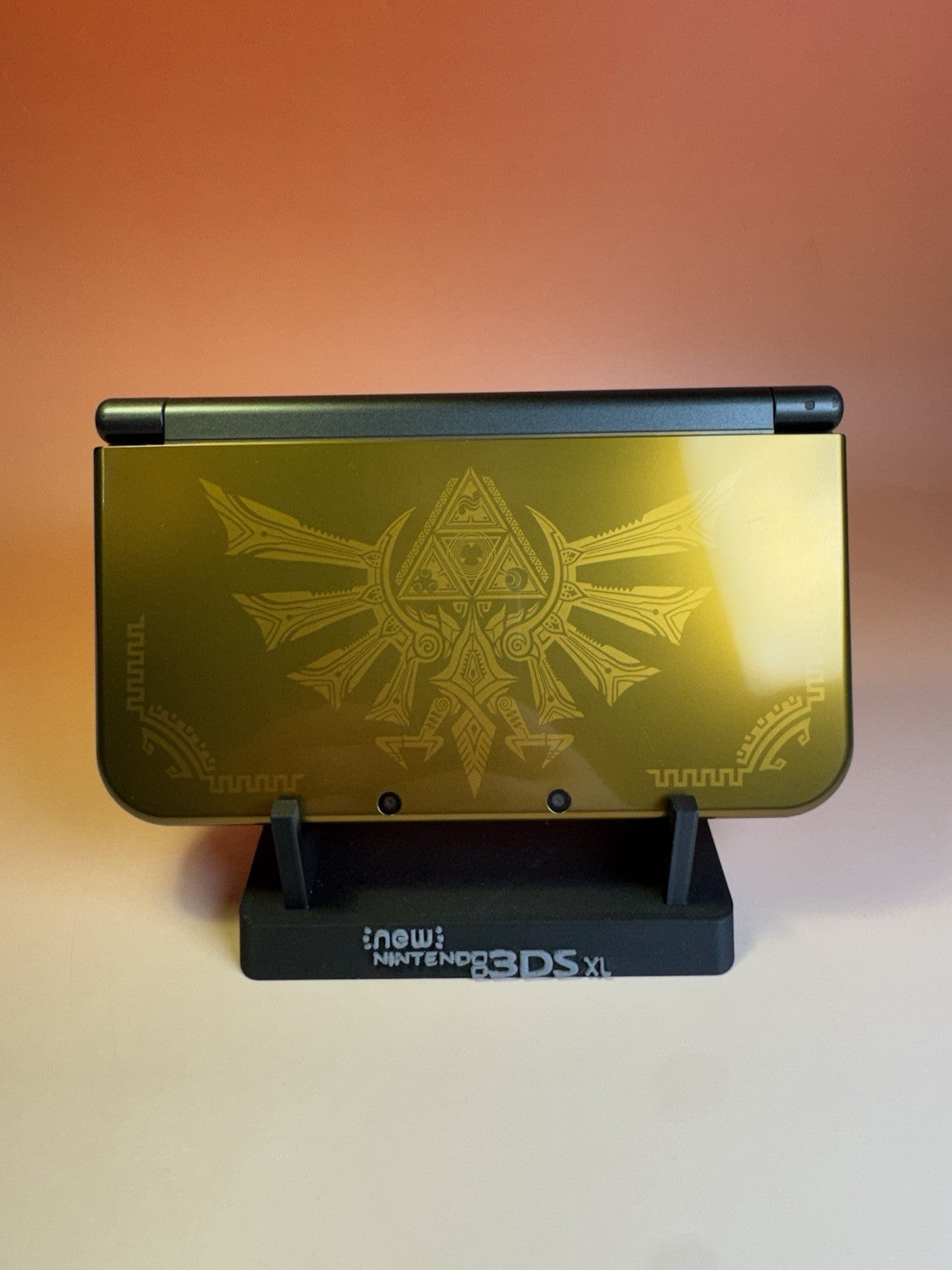 Nintendo New 3DS XL | Hyrule Edition | Top IPS | Refurbished | Zustand A | OVP