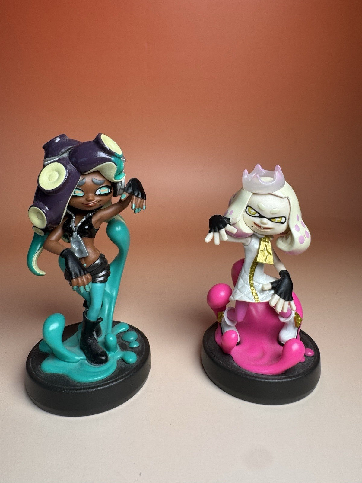 Nintendo Switch Splatoon 2 + amiibo Pearl & Marina Bundle