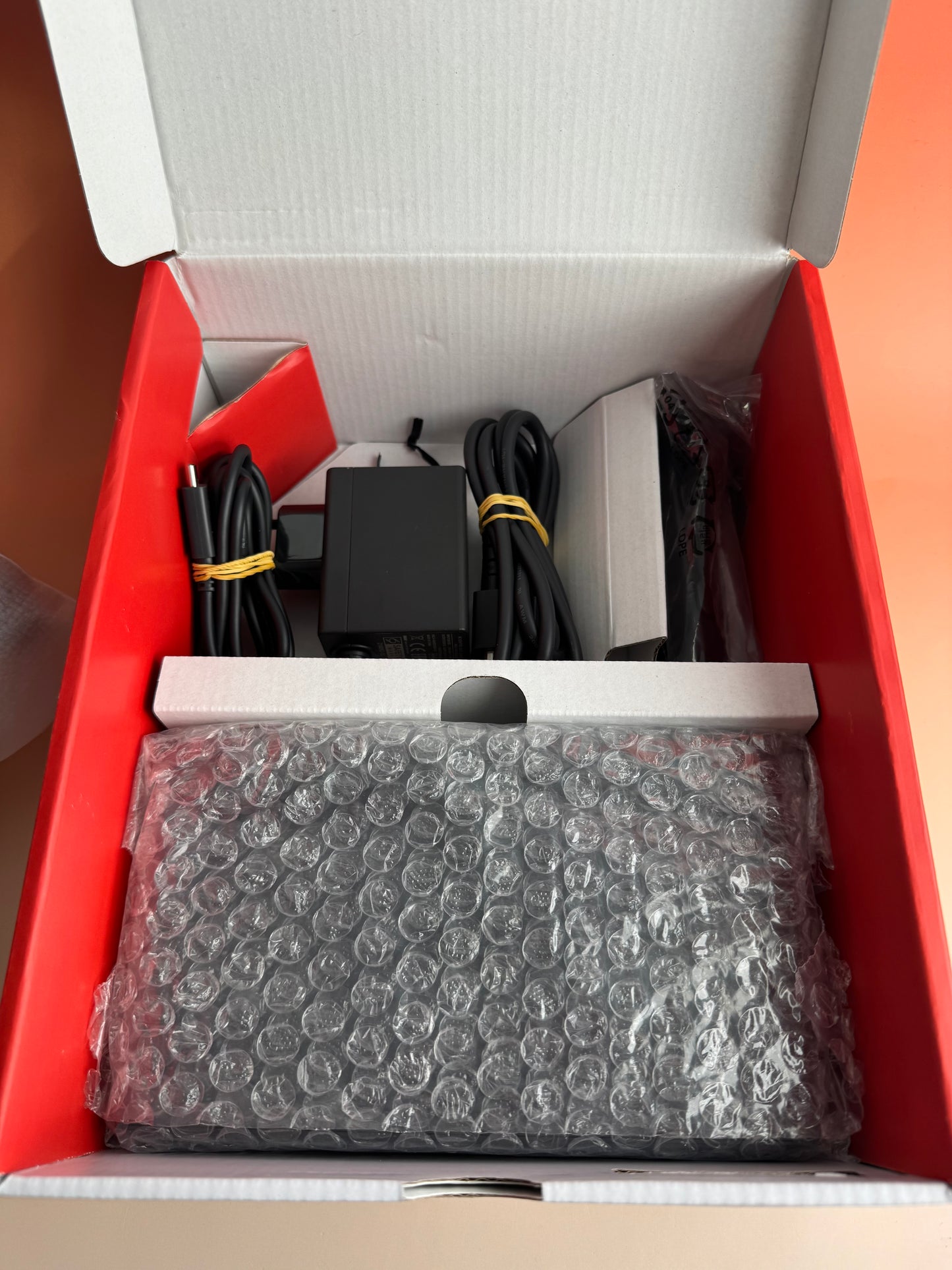 Nintendo Switch OLED | Rot / Blau | CiB OVP | Zustand A+